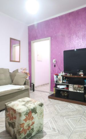 Casa à venda com 240m², 3 quartos e 2 vagasSala