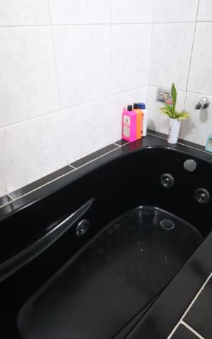 Casa à venda com 240m², 3 quartos e 2 vagasBanheiro da Suíte