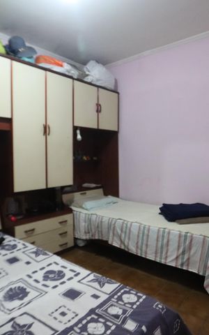 Casa à venda com 240m², 3 quartos e 2 vagasSuíte