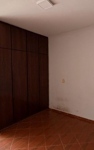 Casa à venda com 528m², 4 quartos e 2 vagasSuíte