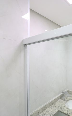 Apartamento à venda com 58m², 2 quartos e 2 vagasBanheiro da Suíte
