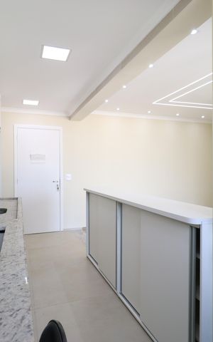 Apartamento à venda com 58m², 2 quartos e 2 vagasCozinha e Área de serviço 
