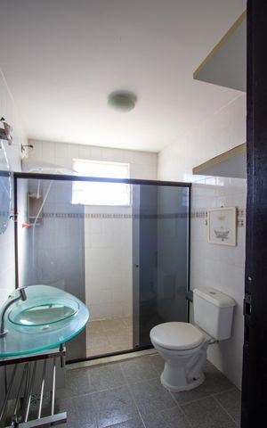 Casa para alugar com 232m², 3 quartos e 1 vaga Casa para alugar com 232m², 3 quartos e 1 vagaBanheiro social 2