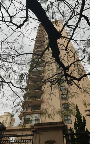 Apartamento à venda com 217m², 3 quartos e 4 vagasFachada