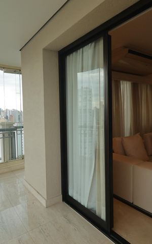 Apartamento à venda com 217m², 3 quartos e 4 vagasVaranda da Sala