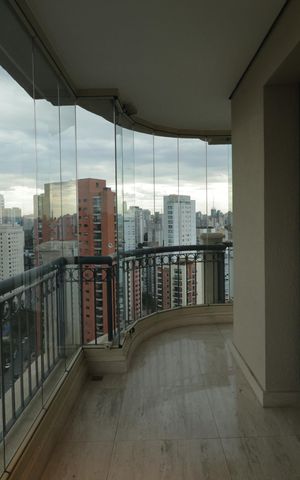 Apartamento à venda com 217m², 3 quartos e 4 vagasVaranda da Sala