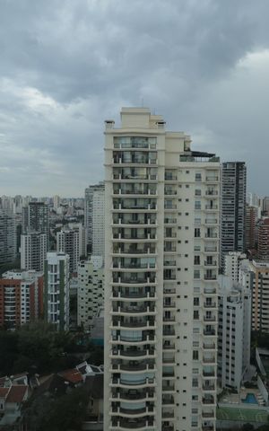Apartamento à venda com 217m², 3 quartos e 4 vagasVaranda da Sala