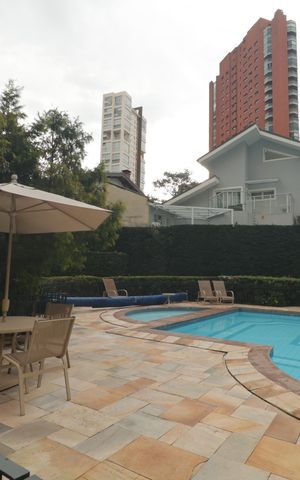 Apartamento à venda com 217m², 3 quartos e 4 vagasÁrea comum - Piscina