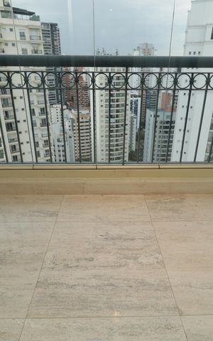 Apartamento à venda com 217m², 3 quartos e 4 vagasVaranda da Sala