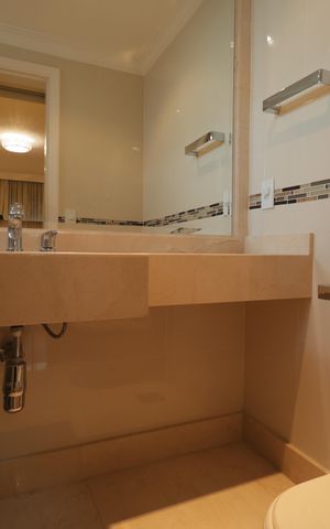 Apartamento à venda com 217m², 3 quartos e 4 vagasBanheiro da Suíte 2