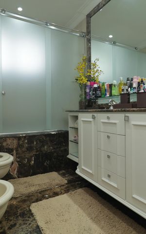 Apartamento à venda com 217m², 3 quartos e 4 vagasBanheiro da Suíte Master