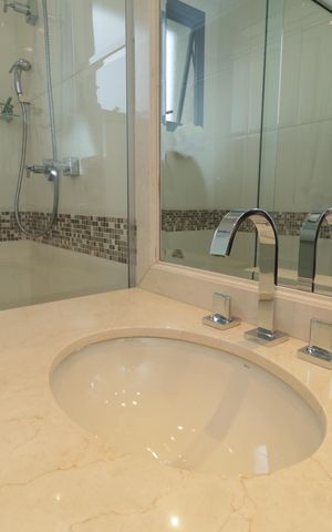 Apartamento à venda com 217m², 3 quartos e 4 vagasBanheiro da Suíte 1