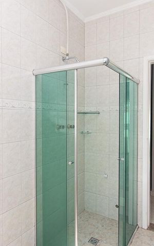 Casa à venda com 83m², 2 quartos e 2 vagas Casa à venda com 83m², 2 quartos e 2 vagasBanheiro