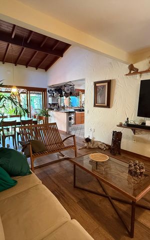Casa para alugar com 300m², 3 quartos e 1 vaga Casa para alugar com 300m², 3 quartos e 1 vagaSala