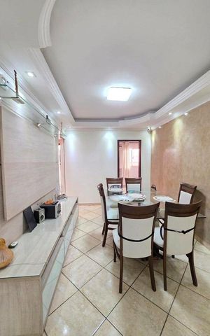 Casa à venda com 200m², 4 quartos e 3 vagas Casa à venda com 200m², 4 quartos e 3 vagasSala de Jantar