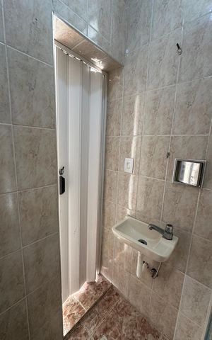 Apartamento para alugar com 158m², 3 quartos e 2 vagas Apartamento para alugar com 158m², 3 quartos e 2 vagasBanheiro de serviço