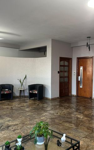 Apartamento para alugar com 158m², 3 quartos e 2 vagas Apartamento para alugar com 158m², 3 quartos e 2 vagasHall social
