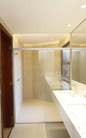Apartamento para alugar com 340m², 4 quartos e 4 vagasBanheiro do Quarto 2