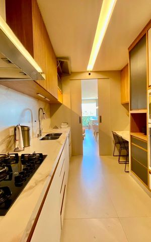 Apartamento para alugar com 186m², 3 quartos e 2 vagas Apartamento para alugar com 186m², 3 quartos e 2 vagasCozinha