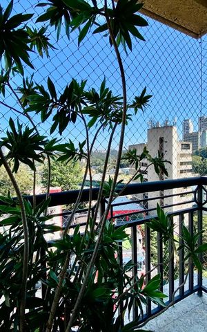Apartamento para alugar com 186m², 3 quartos e 2 vagas Apartamento para alugar com 186m², 3 quartos e 2 vagasVaranda