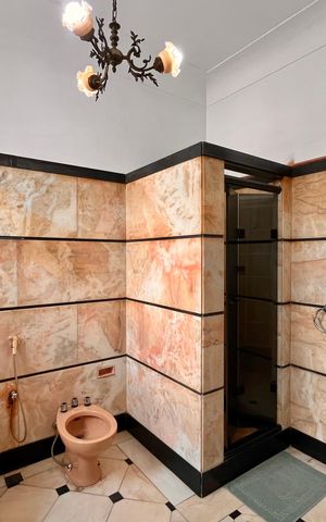 Apartamento à venda com 460m², 5 quartos e 2 vagas Apartamento à venda com 460m², 5 quartos e 2 vagasBanheiro da Suíte