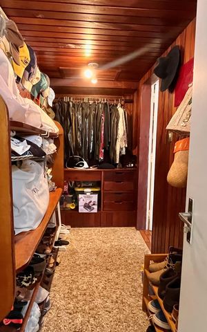 Apartamento à venda com 460m², 5 quartos e 2 vagas Apartamento à venda com 460m², 5 quartos e 2 vagasCloset da suíte