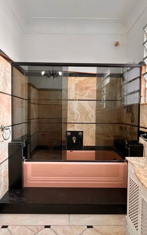 Apartamento à venda com 460m², 5 quartos e 2 vagas Apartamento à venda com 460m², 5 quartos e 2 vagasBanheiro da Suíte