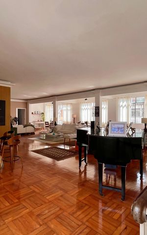 Apartamento à venda com 460m², 5 quartos e 2 vagas Apartamento à venda com 460m², 5 quartos e 2 vagasCobertura