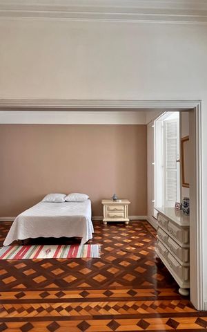 Apartamento à venda com 460m², 5 quartos e 2 vagas Apartamento à venda com 460m², 5 quartos e 2 vagasSuite