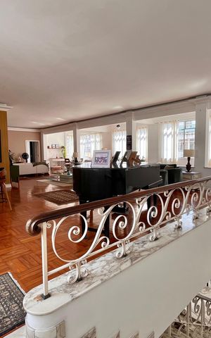 Apartamento à venda com 460m², 5 quartos e 2 vagas Apartamento à venda com 460m², 5 quartos e 2 vagasCobertura