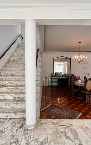 Apartamento à venda com 460m², 5 quartos e 2 vagas Apartamento à venda com 460m², 5 quartos e 2 vagasSala