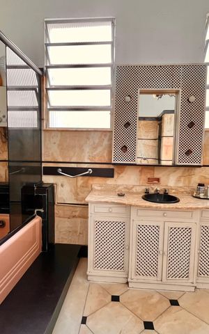 Apartamento à venda com 460m², 5 quartos e 2 vagas Apartamento à venda com 460m², 5 quartos e 2 vagasBanheiro da Suíte
