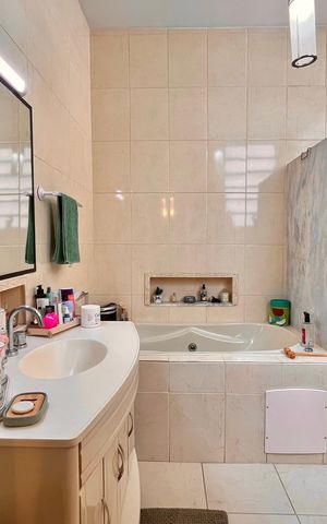 Apartamento à venda com 460m², 5 quartos e 2 vagas Apartamento à venda com 460m², 5 quartos e 2 vagasBanheiro da Suíte