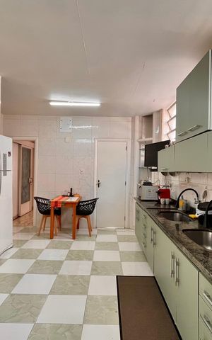Apartamento à venda com 460m², 5 quartos e 2 vagas Apartamento à venda com 460m², 5 quartos e 2 vagasCozinha
