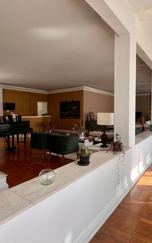 Apartamento à venda com 460m², 5 quartos e 2 vagas Apartamento à venda com 460m², 5 quartos e 2 vagasCobertura