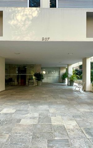 Apartamento à venda com 120m², 2 quartos e 1 vaga Apartamento à venda com 120m², 2 quartos e 1 vagaEntrada