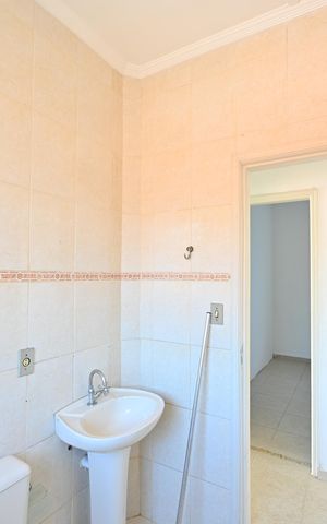 Casa para alugar com 150m², 3 quartos e 2 vagasBanheiro Social