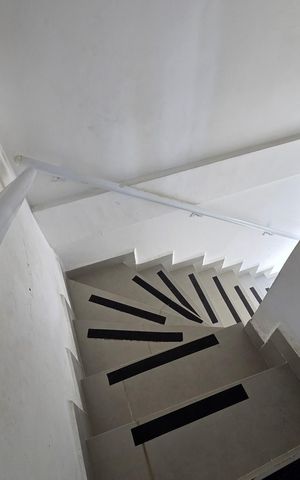 Casa de condomínio para alugar com 70m², 2 quartos e 1 vaga Casa de condomínio para alugar com 70m², 2 quartos e 1 vagaEscada