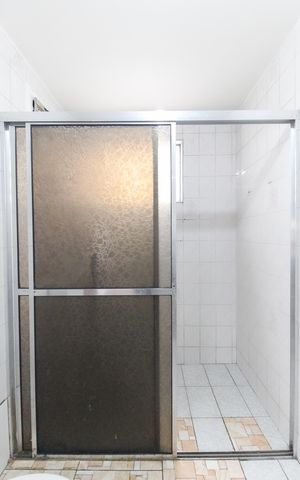 Casa para alugar com 45m², 1 quarto e sem vaga Casa para alugar com 45m², 1 quarto e sem vagaBanheiro