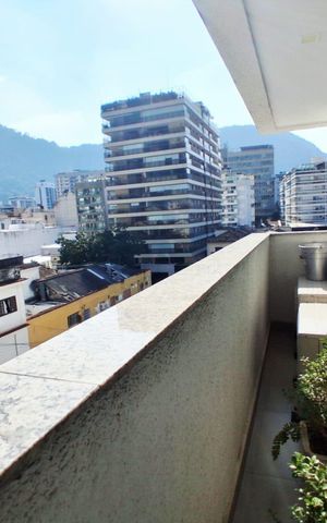 Apartamento à venda com 76m², 2 quartos e 1 vaga Apartamento à venda com 76m², 2 quartos e 1 vagaVaranda
