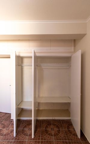 Apartamento à venda com 83m², 2 quartos e 2 vagas Apartamento à venda com 83m², 2 quartos e 2 vagasQuarto 02 - Armário