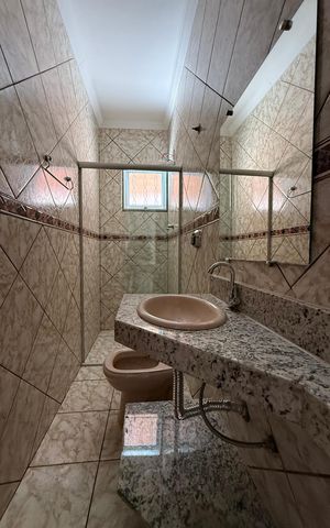 Casa para alugar com 120m², 3 quartos e 2 vagasBanheiro