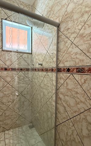 Casa para alugar com 120m², 3 quartos e 2 vagasBanheiro