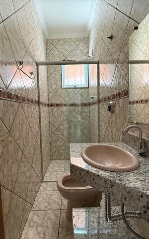 Casa para alugar com 120m², 3 quartos e 2 vagasBanheiro