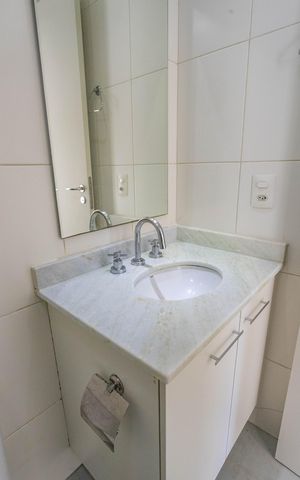 Apartamento para alugar com 79m², 2 quartos e 1 vaga Apartamento para alugar com 79m², 2 quartos e 1 vagaBanheiro social