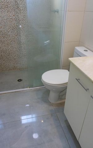 Apartamento para alugar com 79m², 2 quartos e 1 vaga Apartamento para alugar com 79m², 2 quartos e 1 vagaBanheiro da suíte
