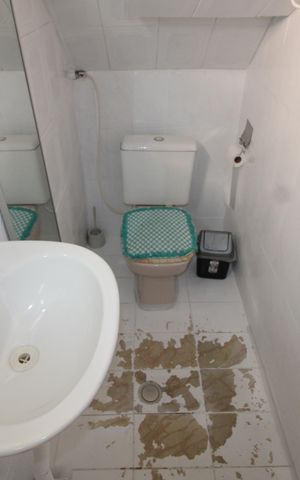 Casa à venda com 96m², 3 quartos e 2 vagasBanheiro de serviço