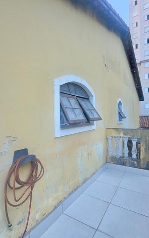 Casa à venda com 250m², 3 quartos e 3 vagas Casa à venda com 250m², 3 quartos e 3 vagasSacada