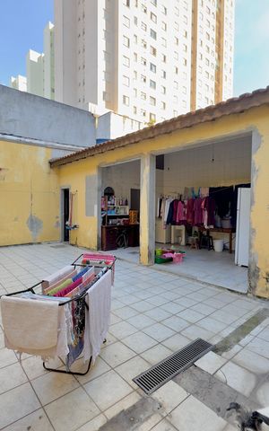 Casa à venda com 250m², 3 quartos e 3 vagas Casa à venda com 250m², 3 quartos e 3 vagasQuintal