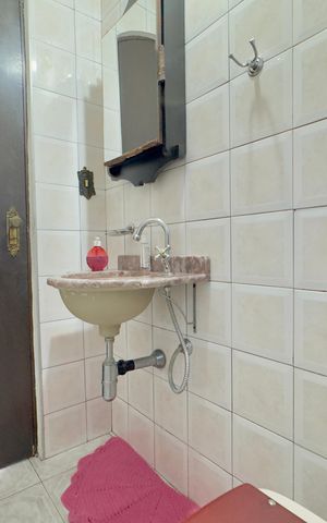 Casa à venda com 250m², 3 quartos e 3 vagas Casa à venda com 250m², 3 quartos e 3 vagasBanheiro 3